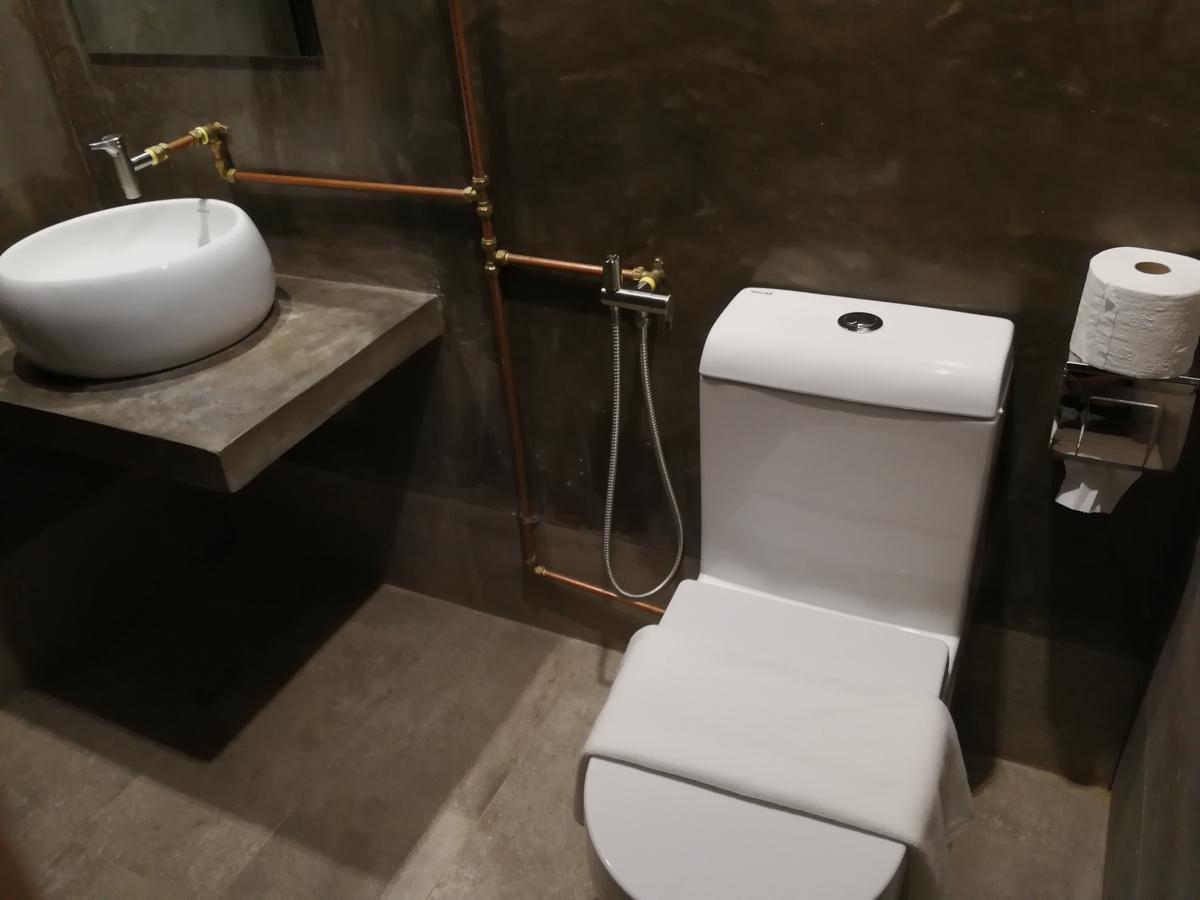 The Rise Room Kuala Terengganu Exterior photo A modern toilet