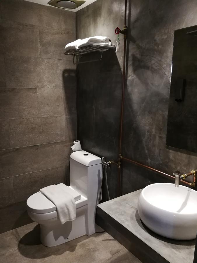The Rise Room Kuala Terengganu Exterior photo Bathroom